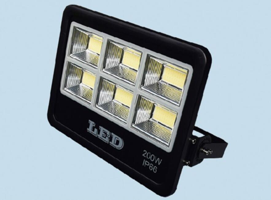 led投光燈的結構是（shì）怎樣的，為（wéi）何會出現水霧？